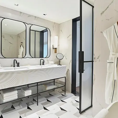 แกรนด์ โชซุน พูซาน Hotel ปูซาน ภายนอก รูปภาพ Bathroom