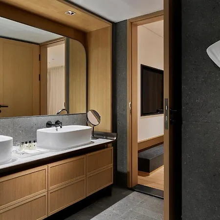 แกรนด์ โชซุน พูซาน Hotel ปูซาน ภายนอก รูปภาพ Bathroom